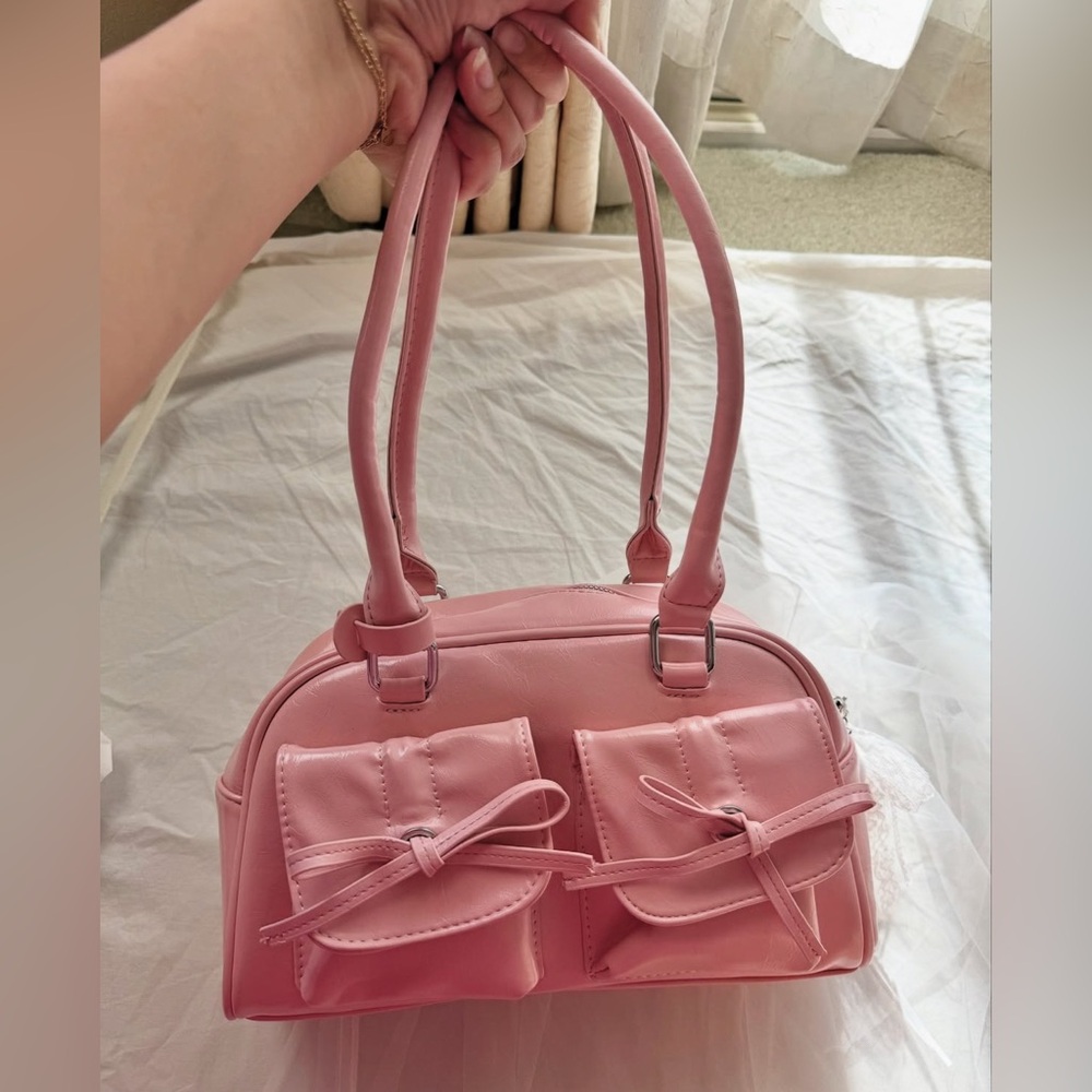 Pink Bow Shoulder Bag + Bag Charm - Picture 4 of 13